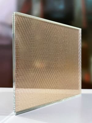 Verres avec insertion de mailles métalliques, pour la maison, les hôtels, les bureaux