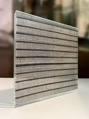 Verres avec insertion de textiles, pour la maison, les hôtels, les bureaux